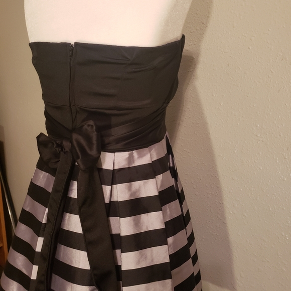 Teeze me strapless black/ silver striped A Line party dress size 7 - Picture 5 of 8